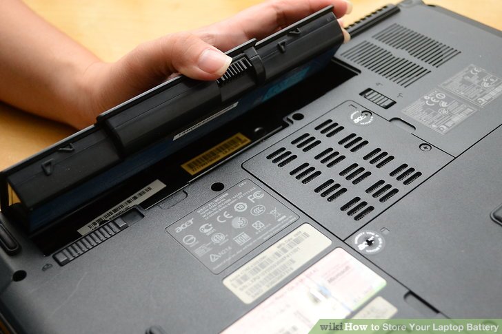 tips mengatasi baterai laptop tidak mengisi - lepas baterai laptop