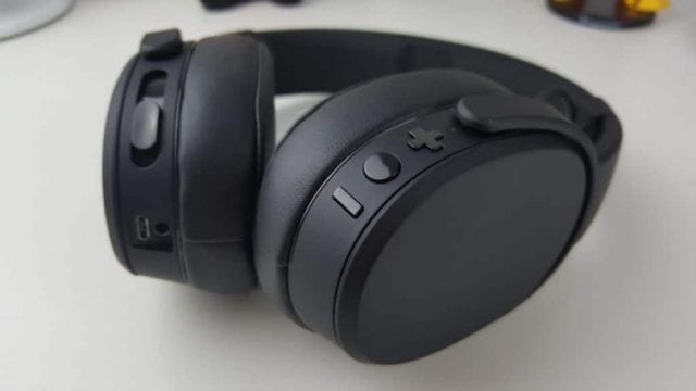 noise canceling headphones under 200